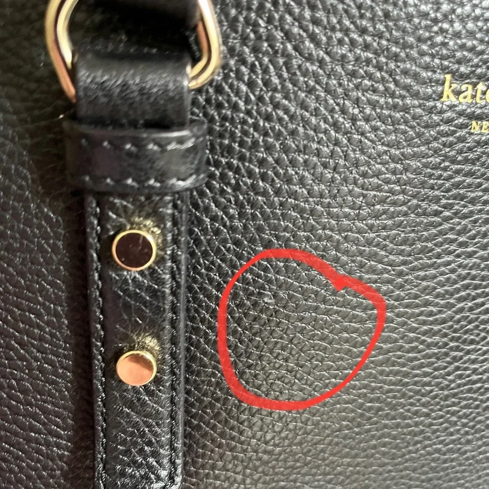 kate spade reposhing this